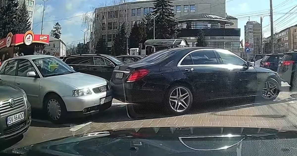 Senatorul Ioan Stan, accident în parcarea magazinului Bucovina