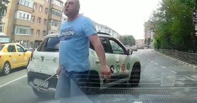 Șofer amendat și lăsat fără permis după ce a blocat două benzi și a sărit la bătaie, în centrul Sucevei